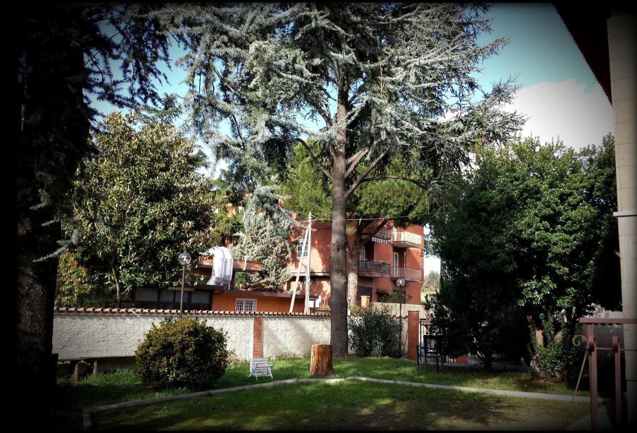 La Casa Degli Oleandri Hotell Rom Exteriör bild
