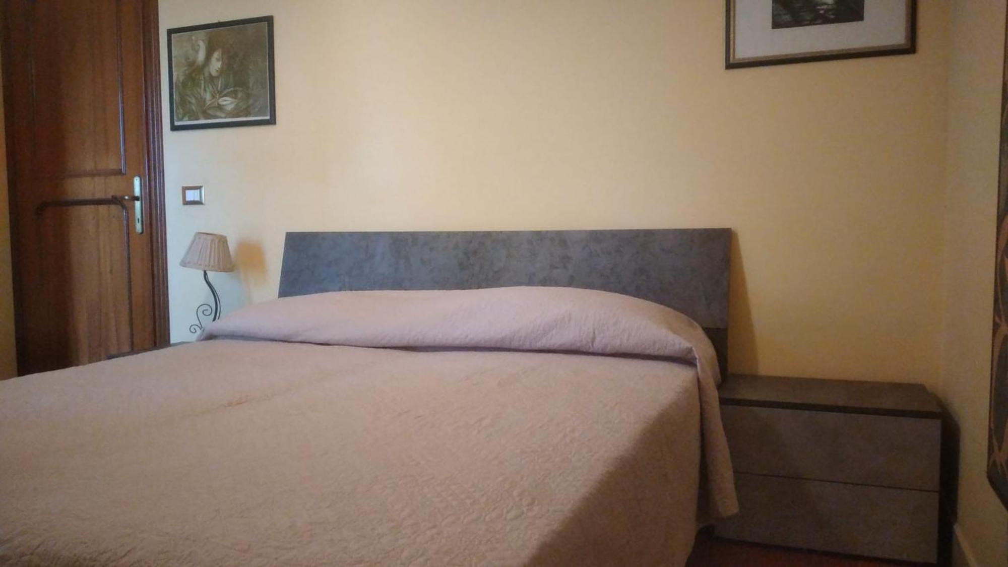 La Casa Degli Oleandri Hotell Rom Exteriör bild